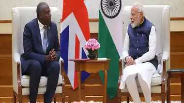 पीएम मोदी से मिले ब्रिटेन के विदेश मंत्री, सीमा पार आतंकवाद के खिलाफ लड़ाई में जताया समर्थन पीएम मोदी से मिले ब्रिटेन के विदेश मंत्री, सीमा पार आतंकवाद के खिलाफ लड़ाई में जताया समर्थन